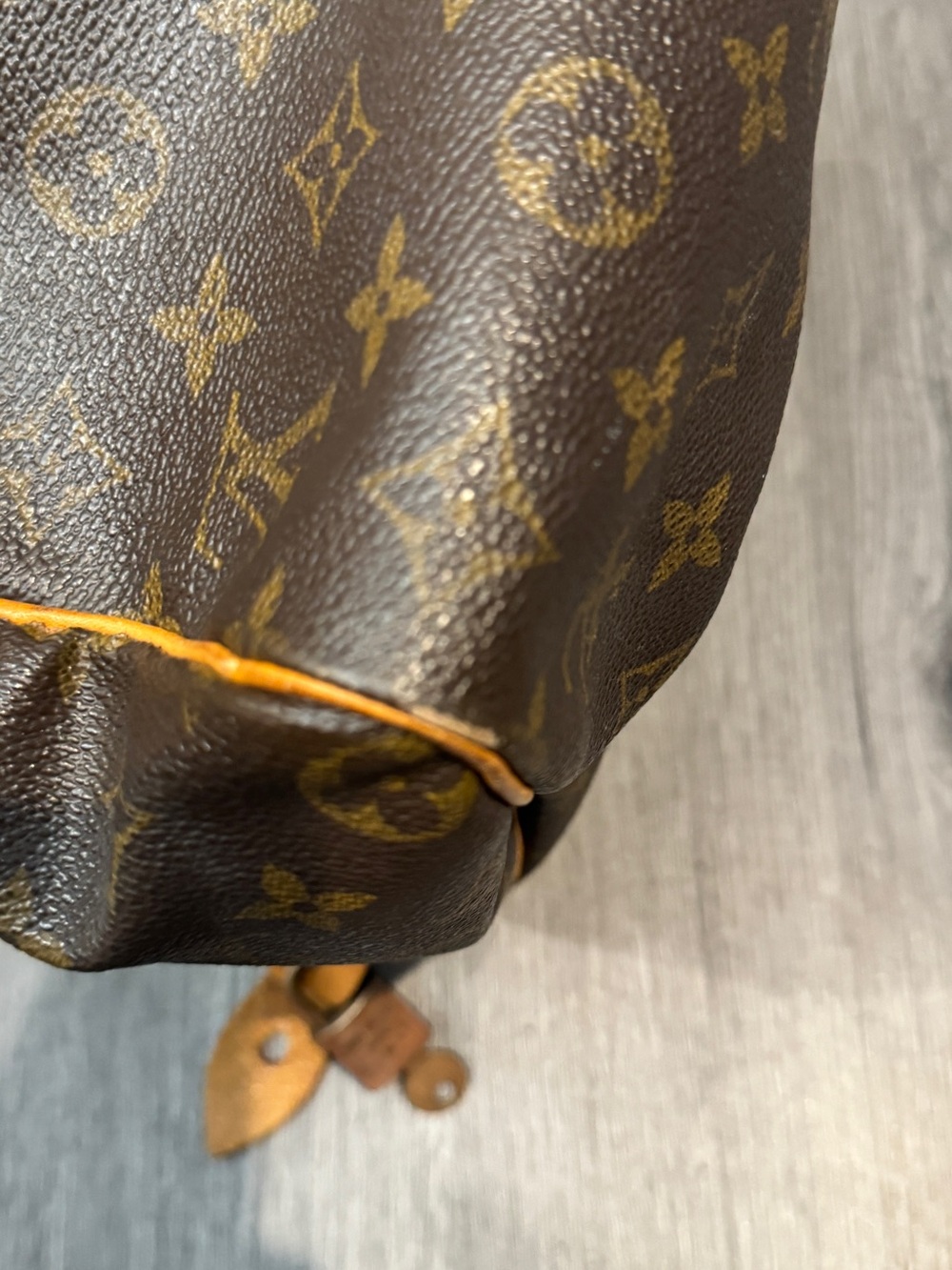 Authentic Louis Vuitton Monogram Speedy 30 - Picture 11 of 16